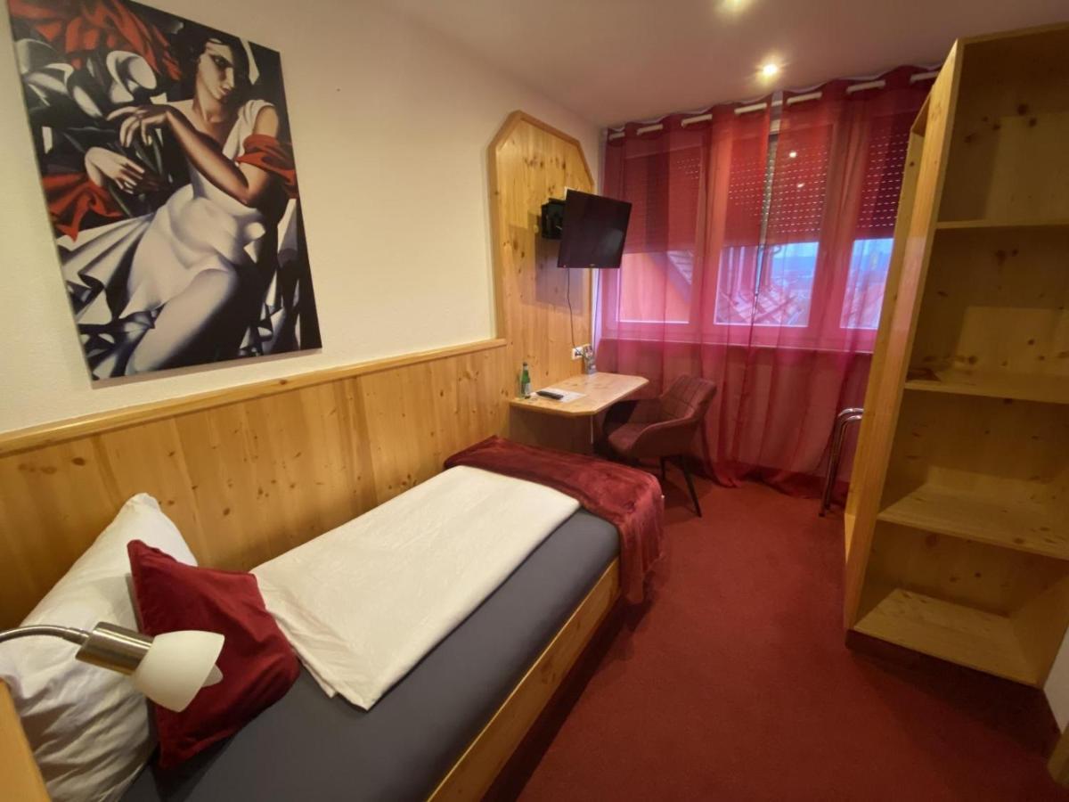 Hotel Wilder Mann Фойхтванген Екстериор снимка