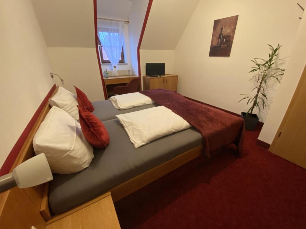 Hotel Wilder Mann Фойхтванген Екстериор снимка
