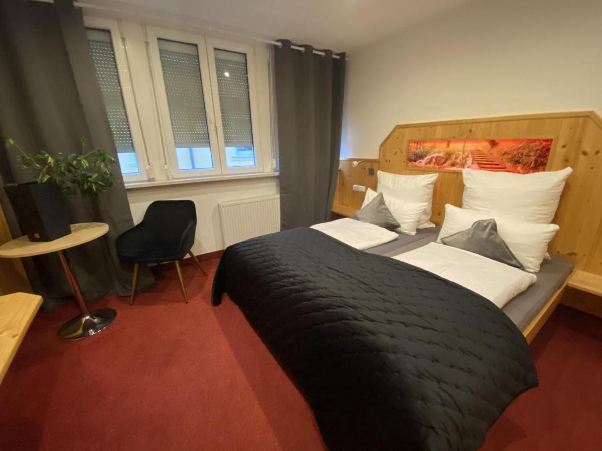 Hotel Wilder Mann Фойхтванген Екстериор снимка