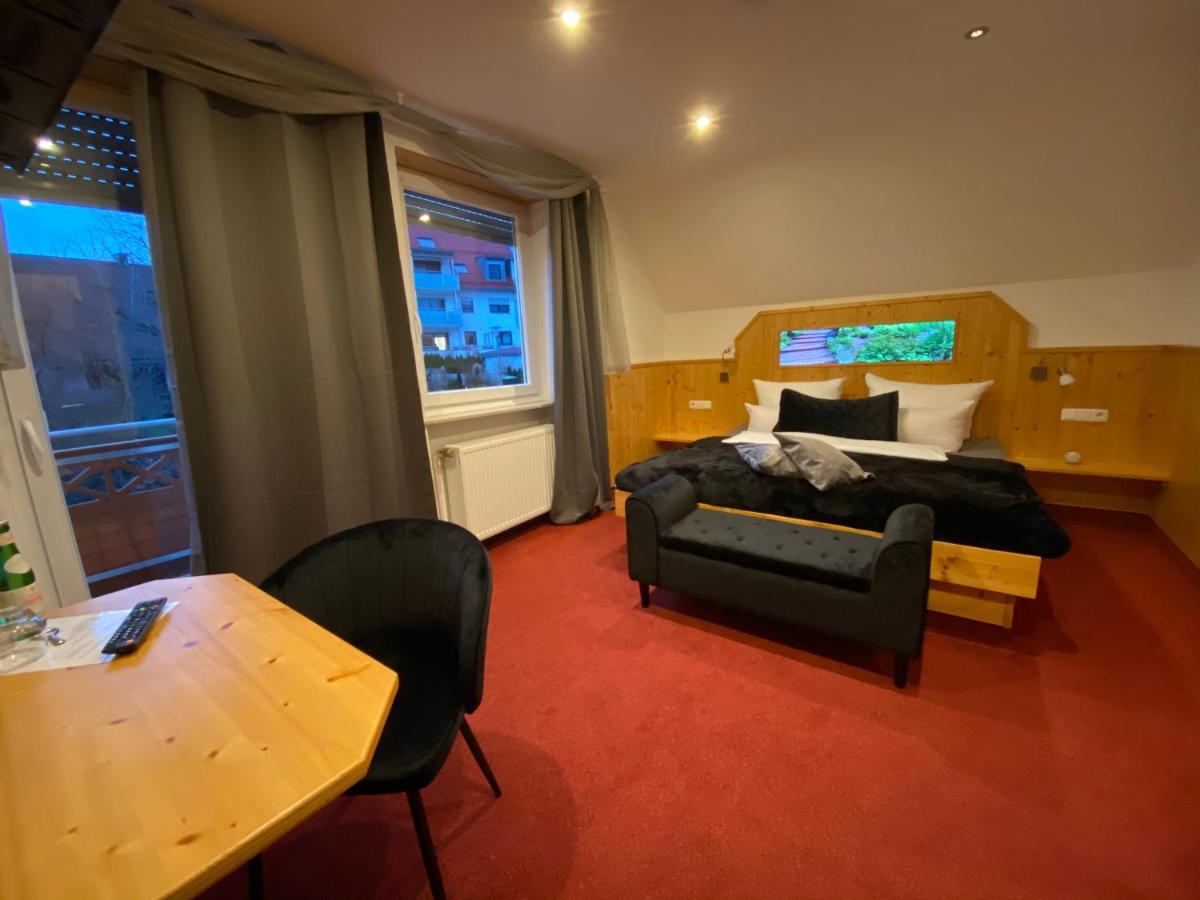 Hotel Wilder Mann Фойхтванген Екстериор снимка