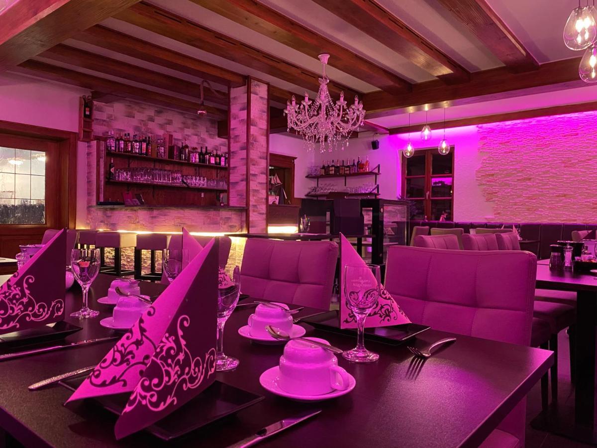 Hotel Wilder Mann Фойхтванген Екстериор снимка