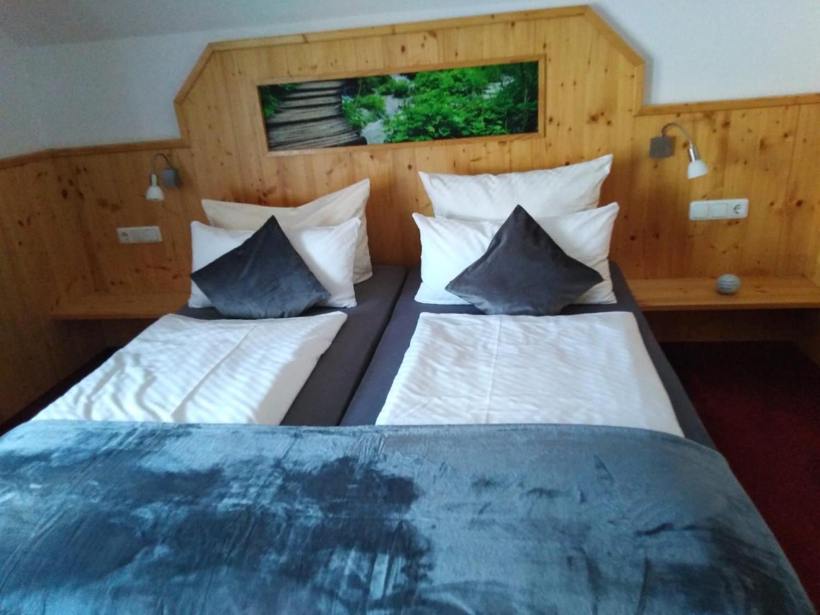 Hotel Wilder Mann Фойхтванген Екстериор снимка