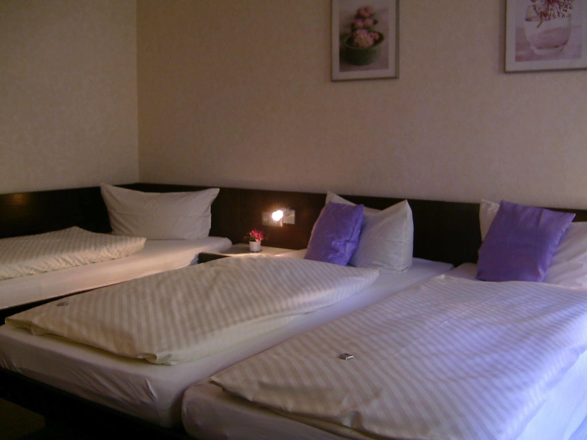 Hotel Wilder Mann Фойхтванген Екстериор снимка