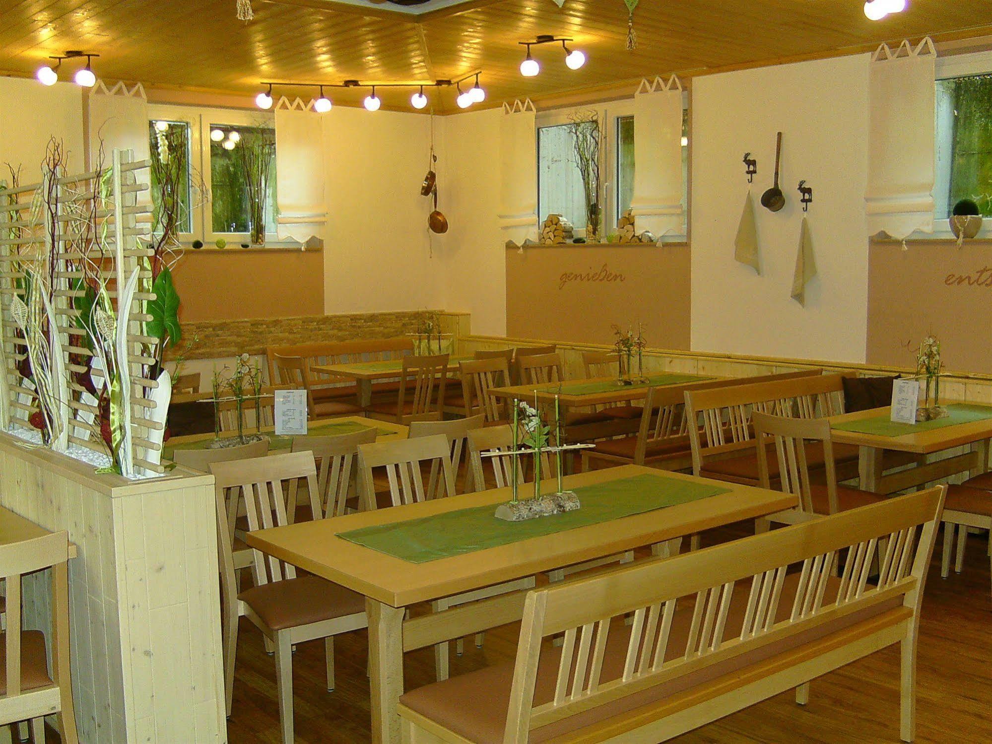 Hotel Wilder Mann Фойхтванген Екстериор снимка